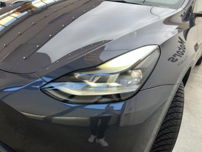 Tesla Model Y Long Range awd (14)