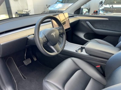 Tesla Model Y Long Range awd (4)