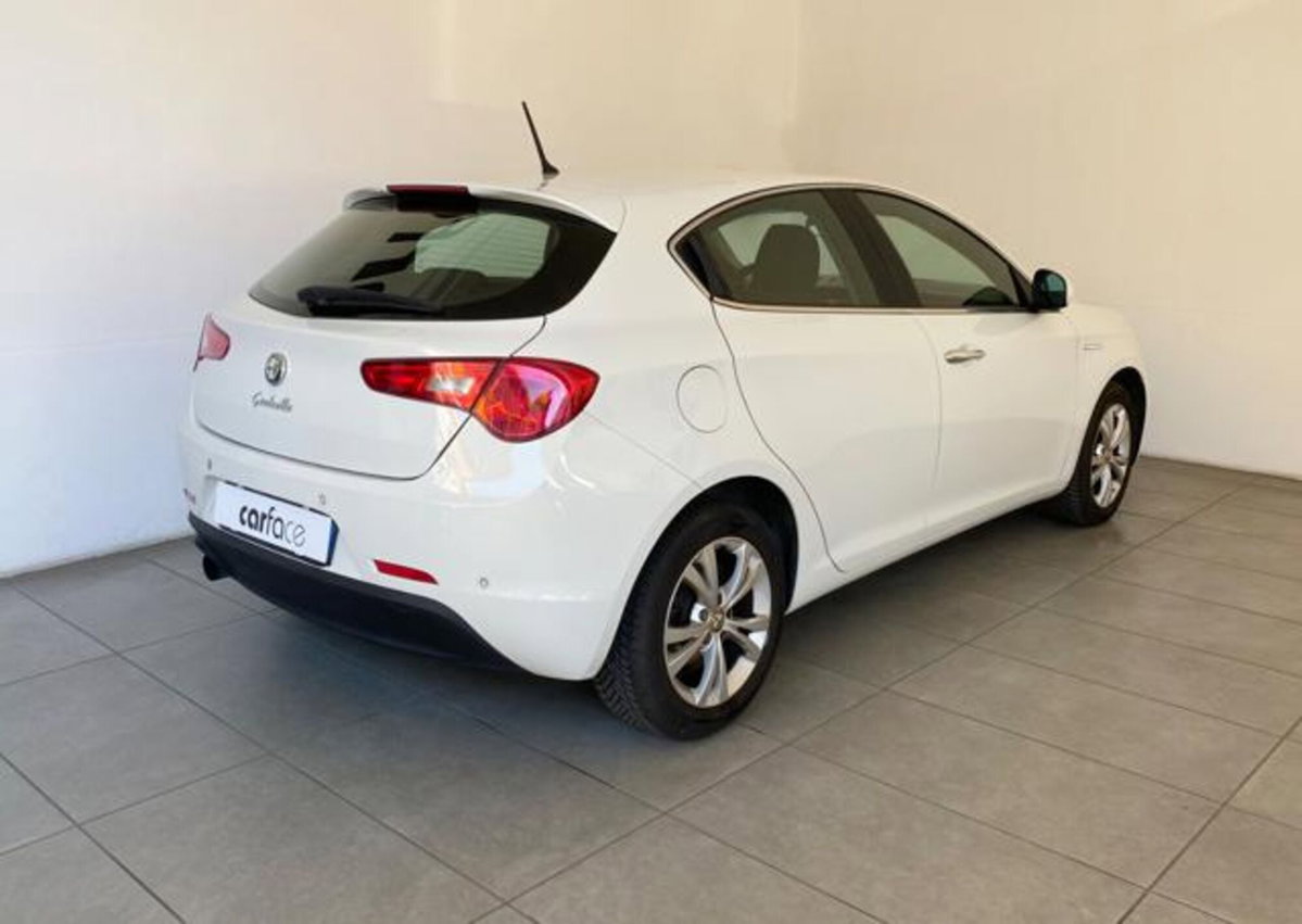 Alfa Romeo Giulietta 1.6 JTDm-2 Exclusive (3)