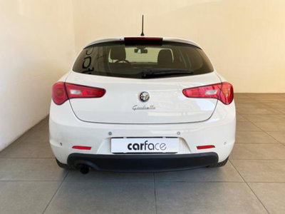 Alfa Romeo Giulietta 1.6 JTDm-2 Exclusive (4)