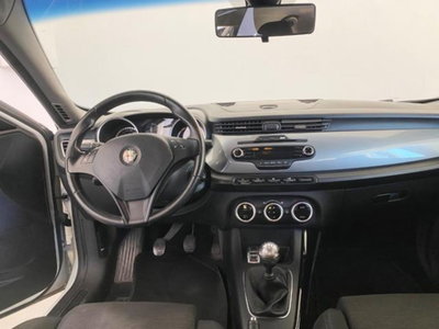 Alfa Romeo Giulietta 1.6 JTDm-2 Exclusive (7)