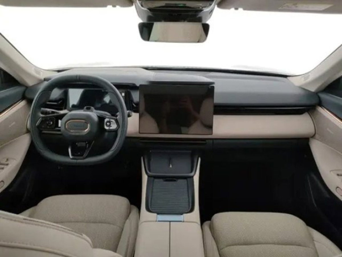 Lynk & Co 08 08 1.5 phev More auto (8)