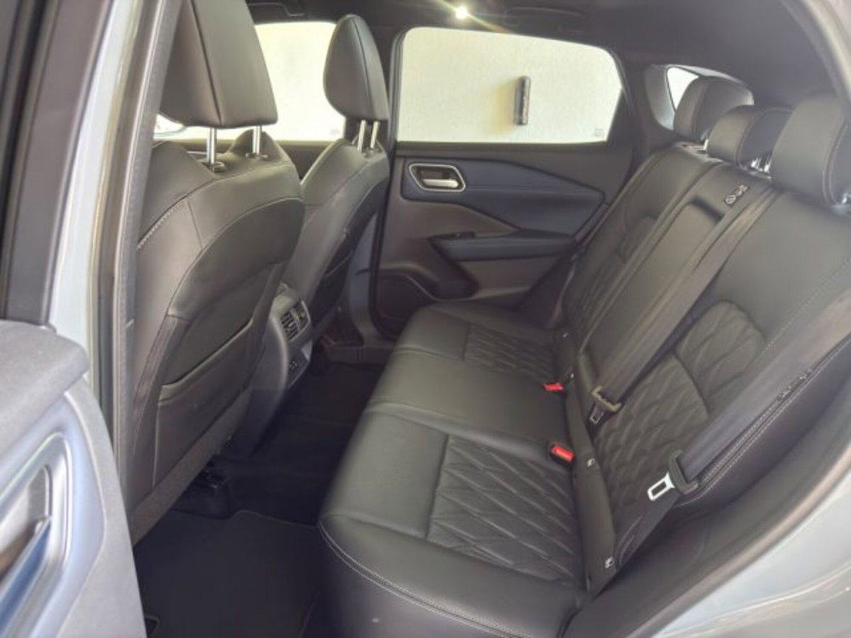 Nissan Qashqai 1.3 mhev Tekna 4wd 158cv xtronic (10)