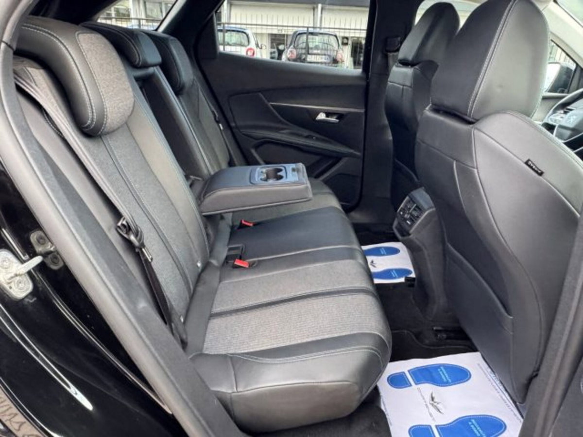 Peugeot 3008 BlueHDi 130 S&S EAT8 Allure Pack (18)
