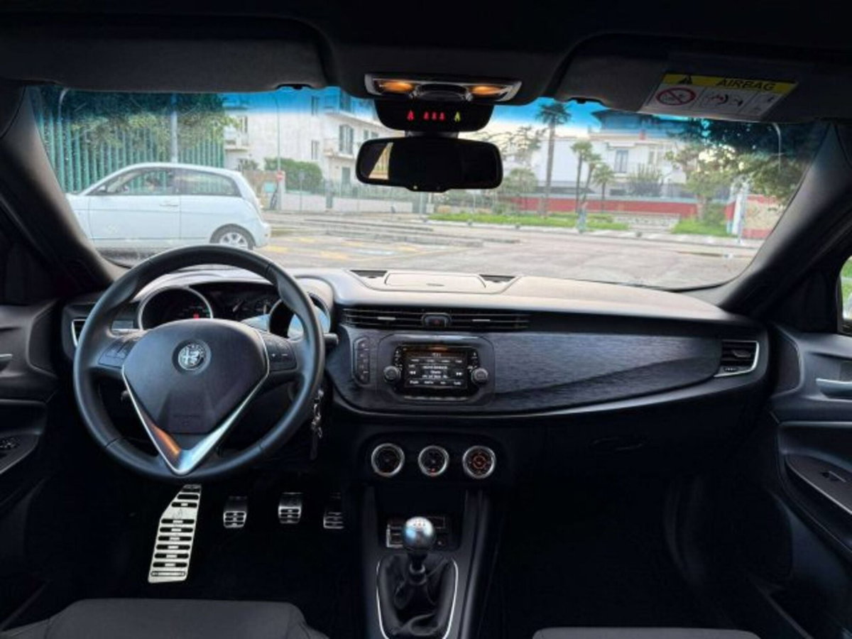 Alfa Romeo Giulietta 1.6 JTDm Giulietta 120cv (12)