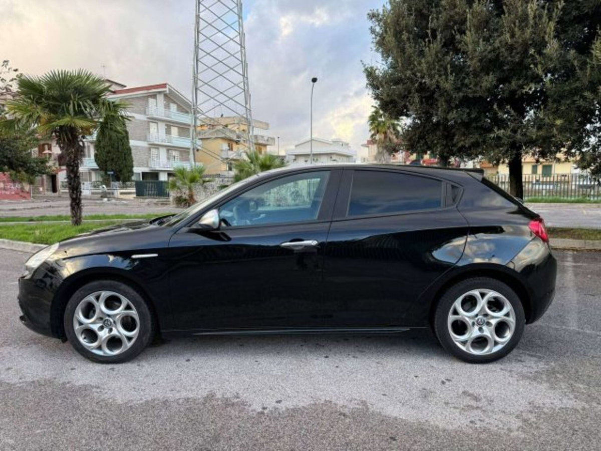 Alfa Romeo Giulietta 1.6 JTDm Giulietta 120cv (2)
