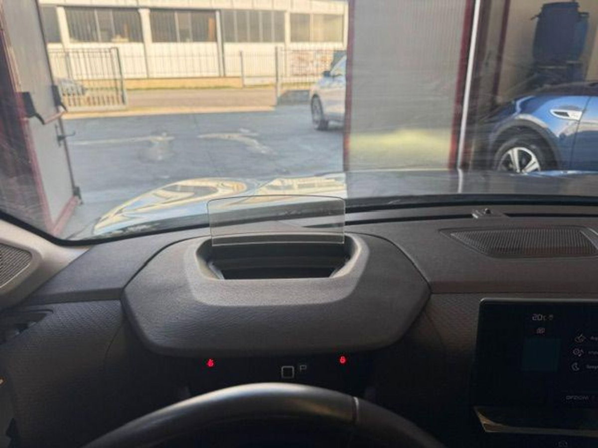 Citroen C4 PureTech 130 S&S EAT8 Shine (12)