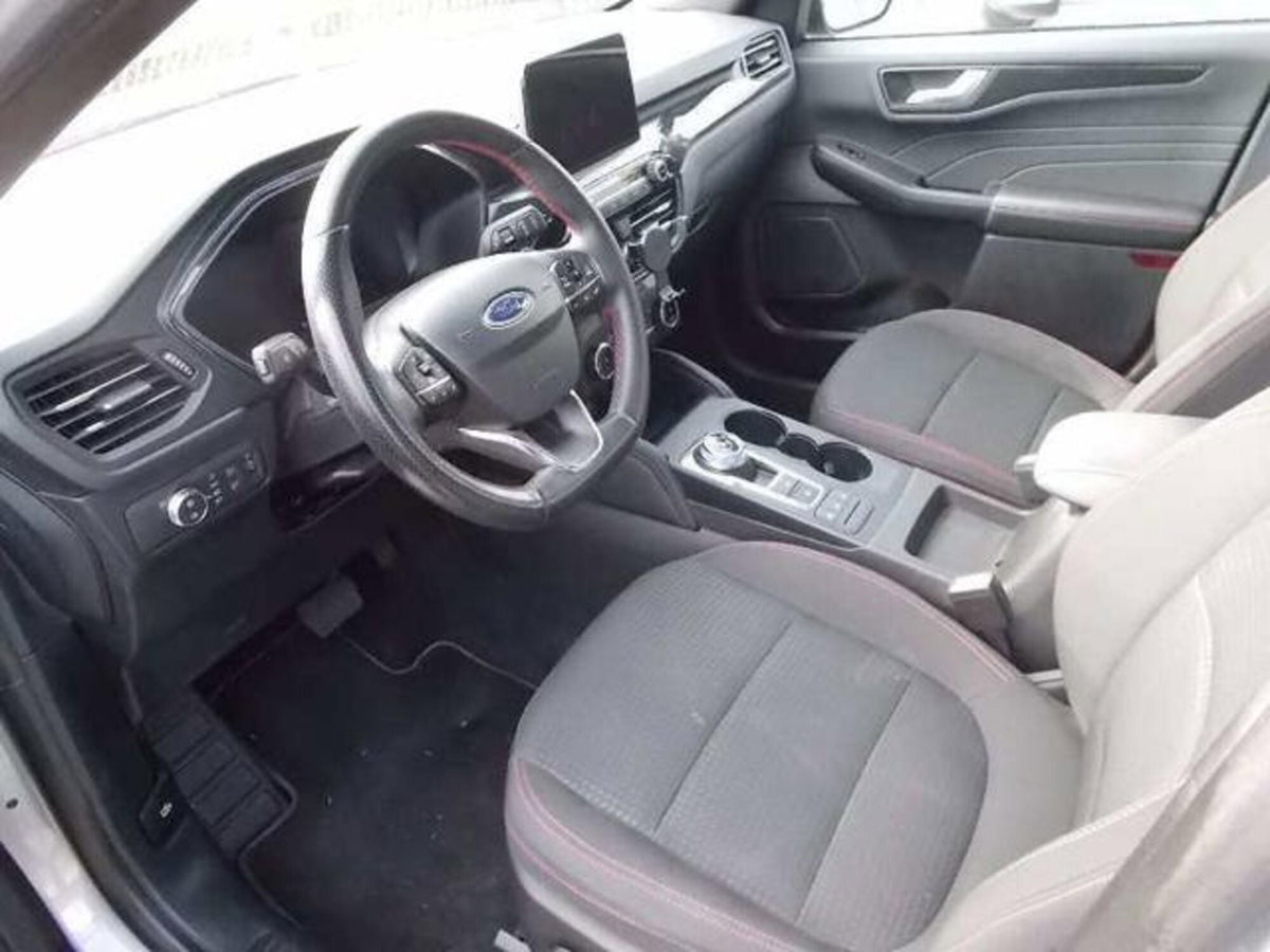 Ford Kuga 1.5 EcoBlue 120 CV aut. 2WD ST-Line X Design (4)