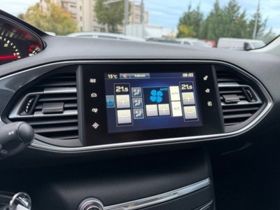 Peugeot 308 BlueHDi 120 S&S EAT6 Business (11)