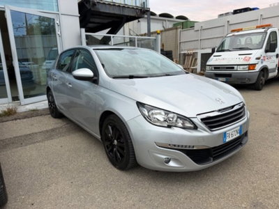 Peugeot 308 BlueHDi 120 S&S EAT6 Business (2)