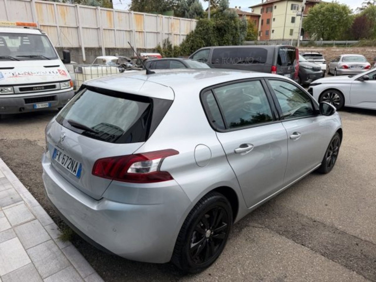 Peugeot 308 BlueHDi 120 S&S EAT6 Business (3)