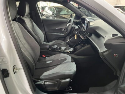Peugeot 2008 PureTech 100 S&S Allure Navi Pack (12)