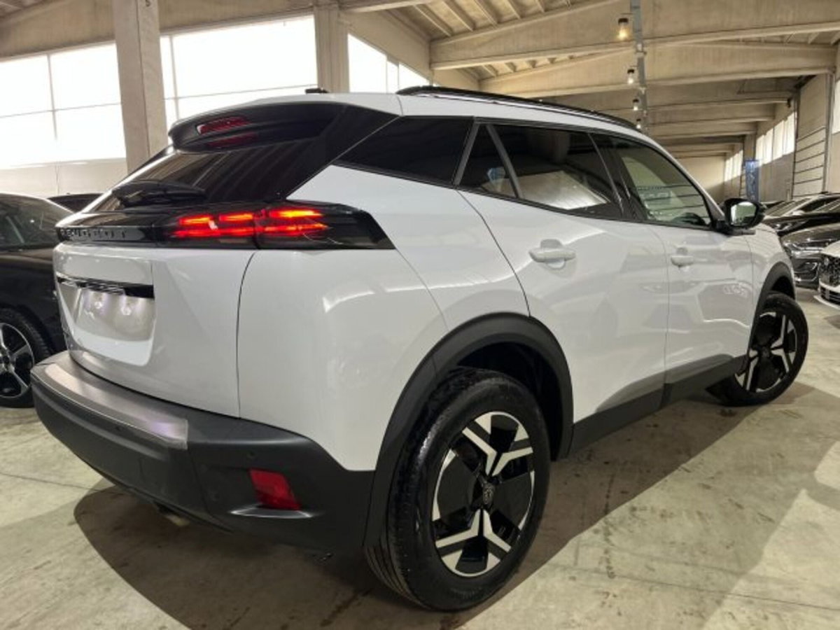 Peugeot 2008 PureTech 100 S&S Allure Navi Pack (7)