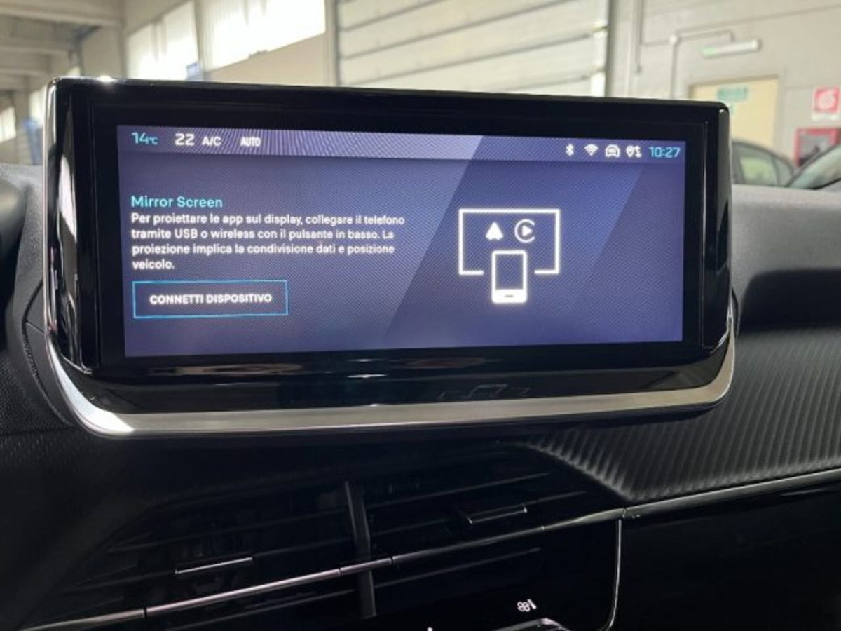 Peugeot 2008 PureTech 100 S&S Allure Navi Pack (8)