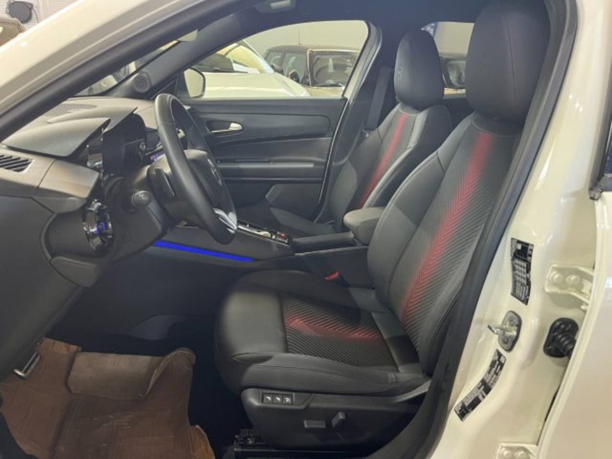 Alfa Romeo Junior elettrica Speciale 156cv (10)