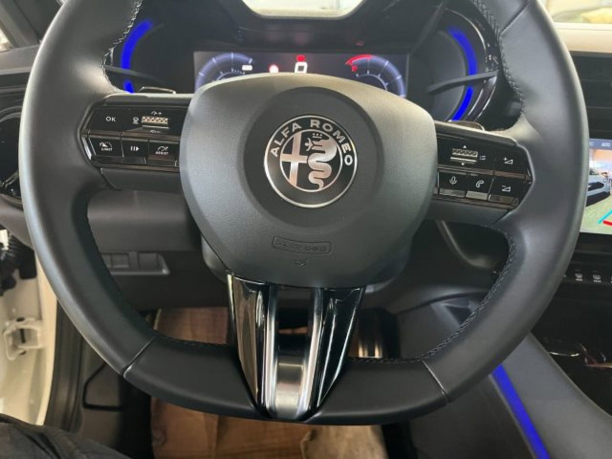 Alfa Romeo Junior elettrica Speciale 156cv (14)
