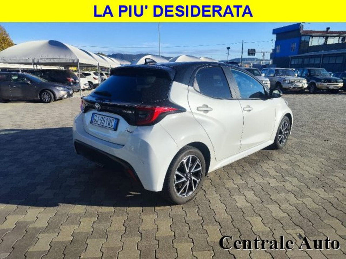 Toyota Yaris Cross 1.5 Hybrid 5p. E-CVT Lounge (2)