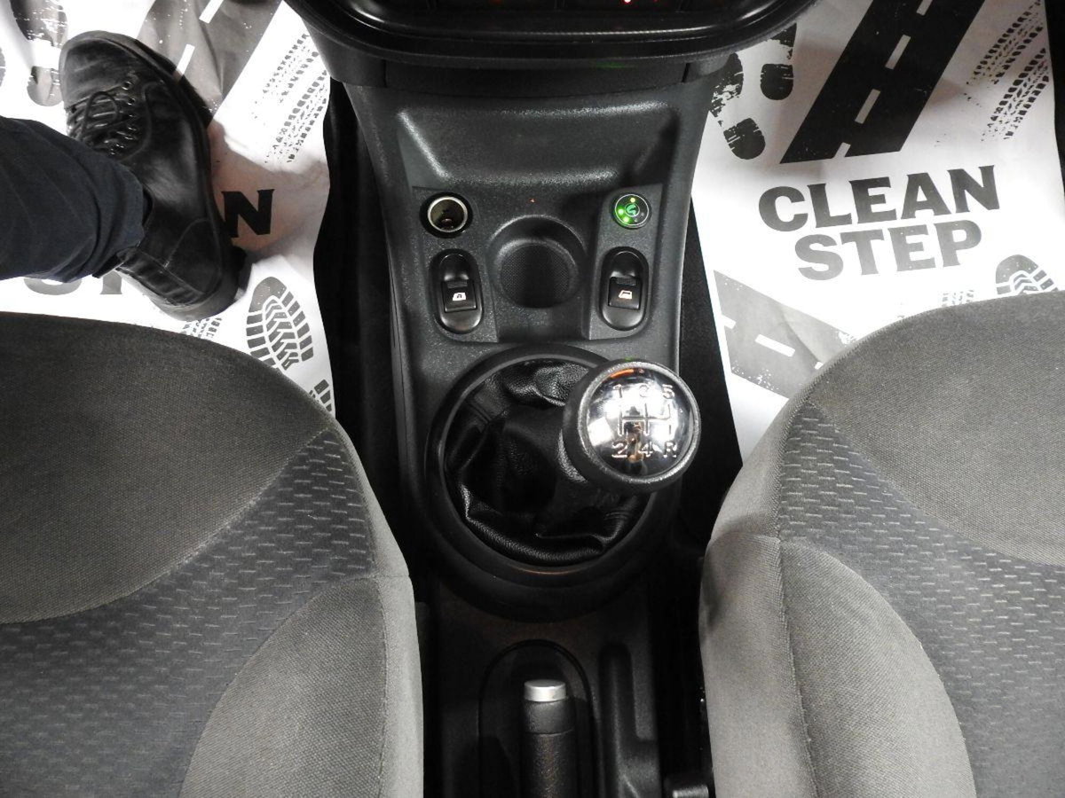 Citroen C3 1.1 airdream Elegance (19)