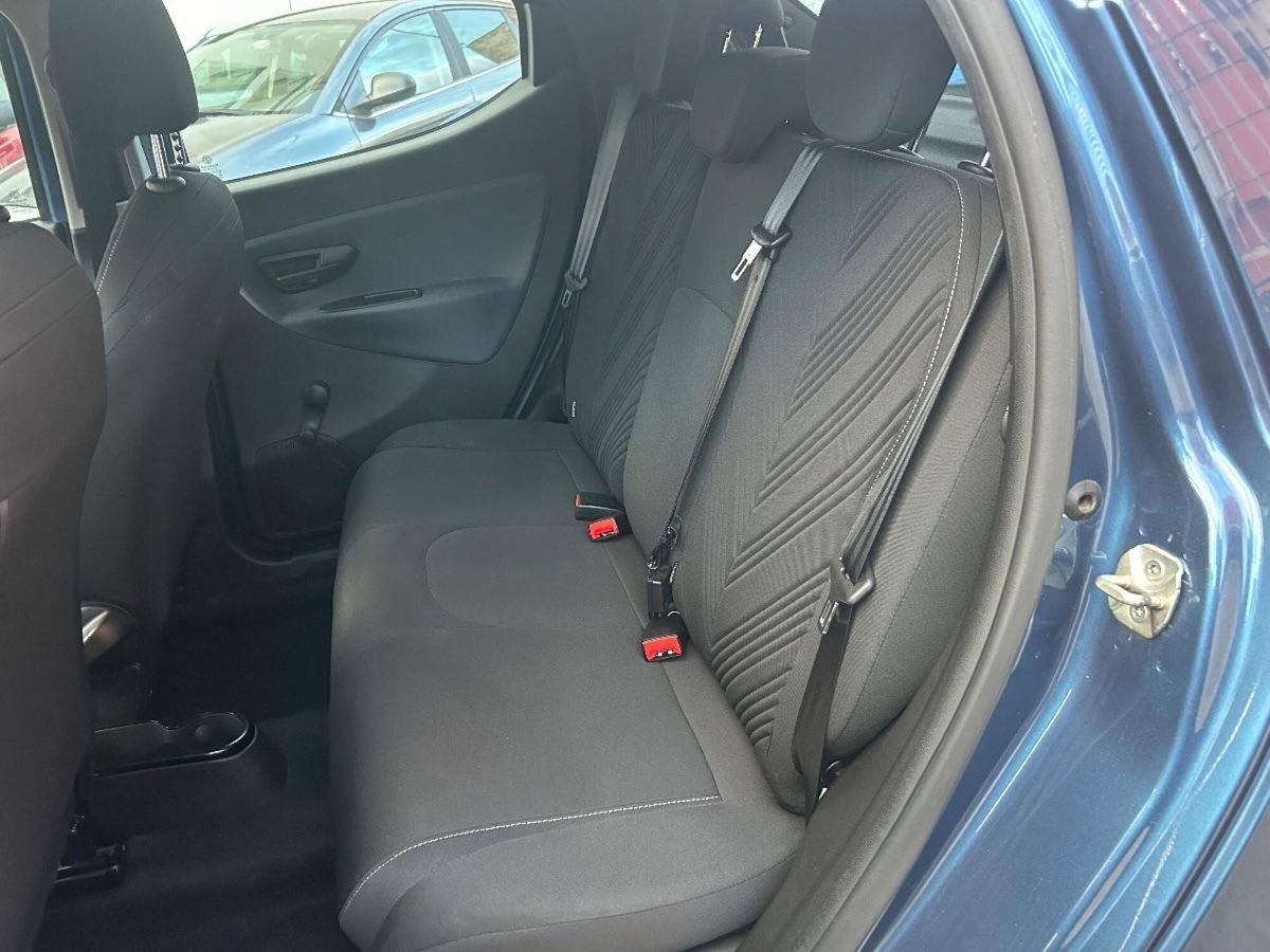 Lancia Ypsilon 1.0 FireFly 5 porte S&S Hybrid Gold Plus (10)