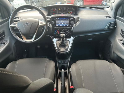 Lancia Ypsilon 1.0 FireFly 5 porte S&S Hybrid Gold Plus (11)