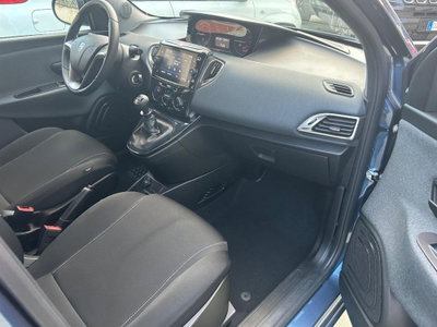 Lancia Ypsilon 1.0 FireFly 5 porte S&S Hybrid Gold Plus (2)