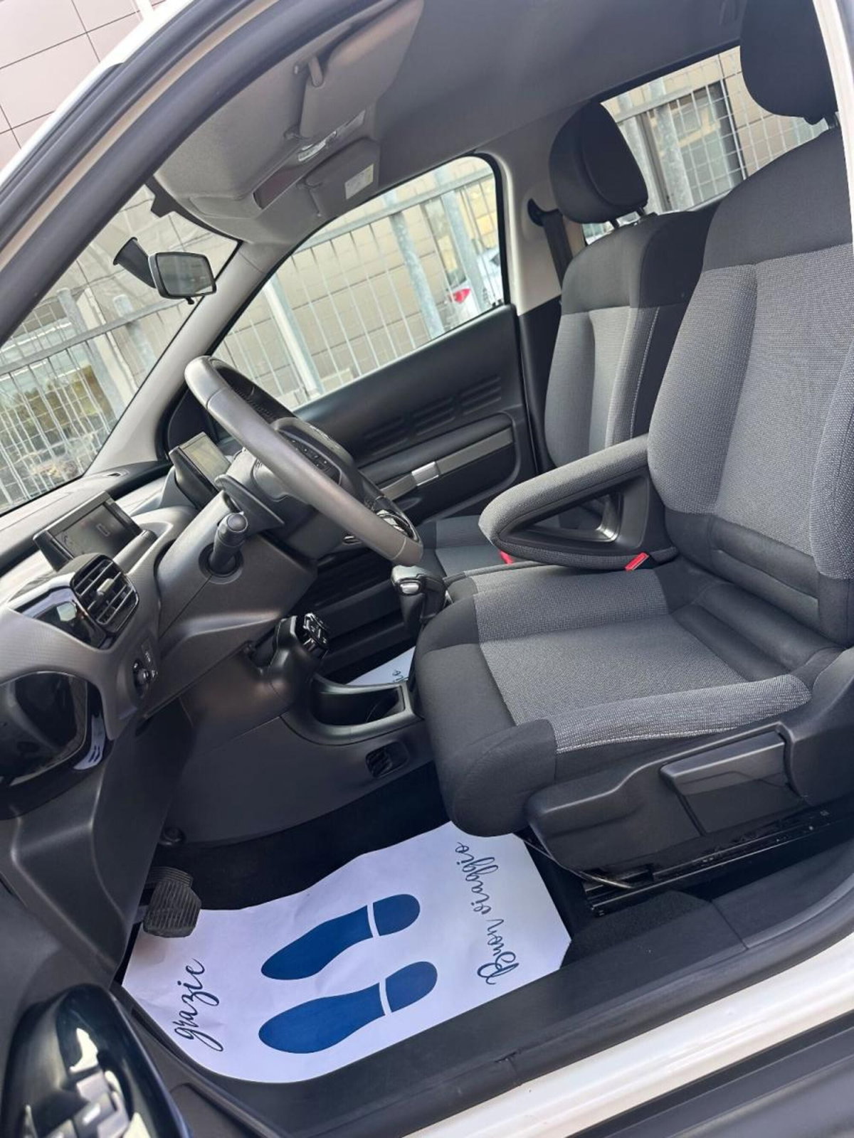 Citroen C4 Cactus PureTech 82 S&S ETG Shine Edition (18)