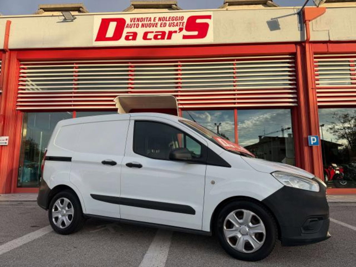 Ford Transit Courier 1.5 TDCi 100CV  Entry (9)
