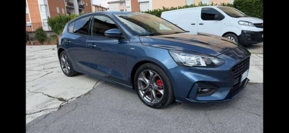 Ford Focus 1.0t ecoboost h ST-Line X 125cv (2)