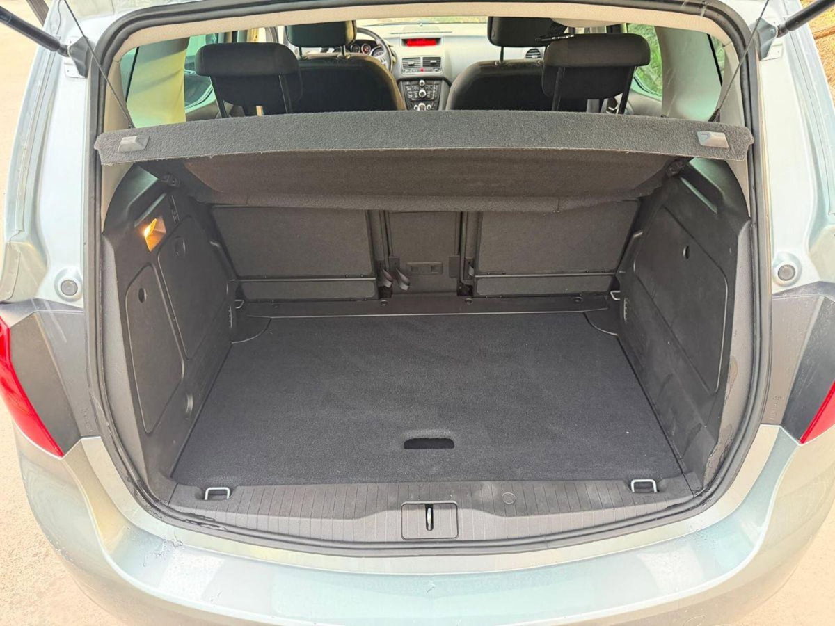 Opel Meriva 1.4 100CV Cosmo (17)