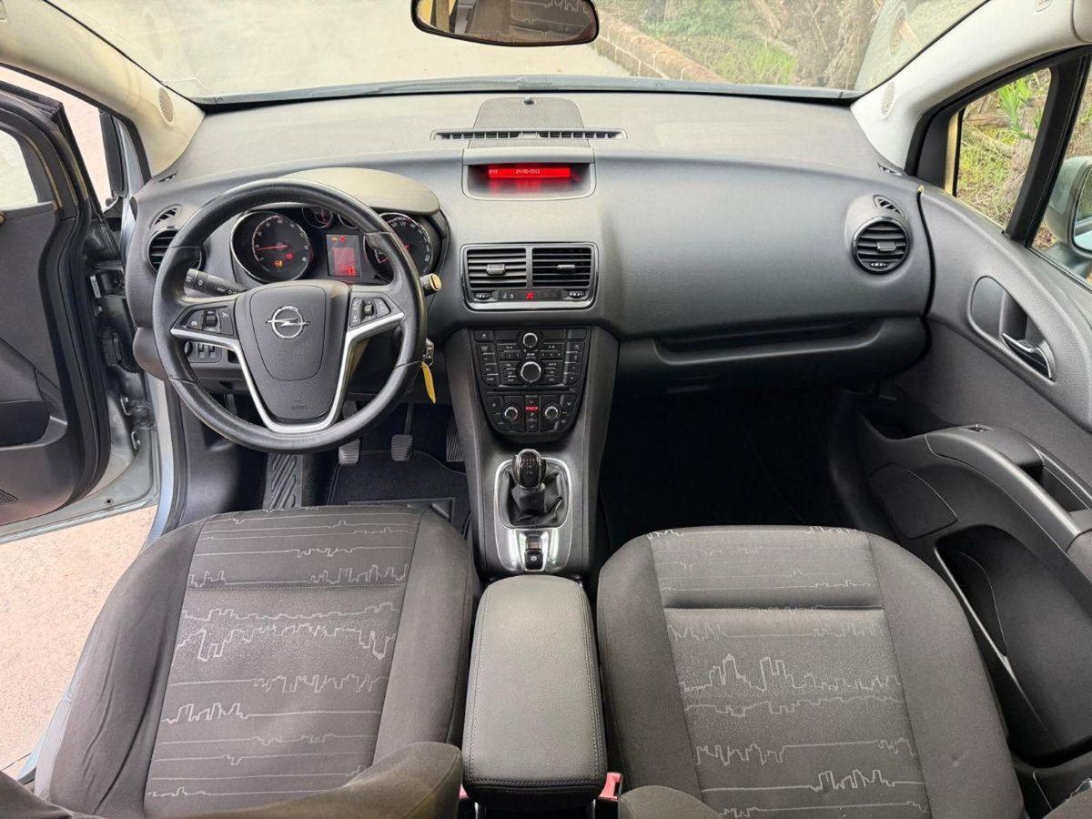 Opel Meriva 1.4 100CV Cosmo (9)