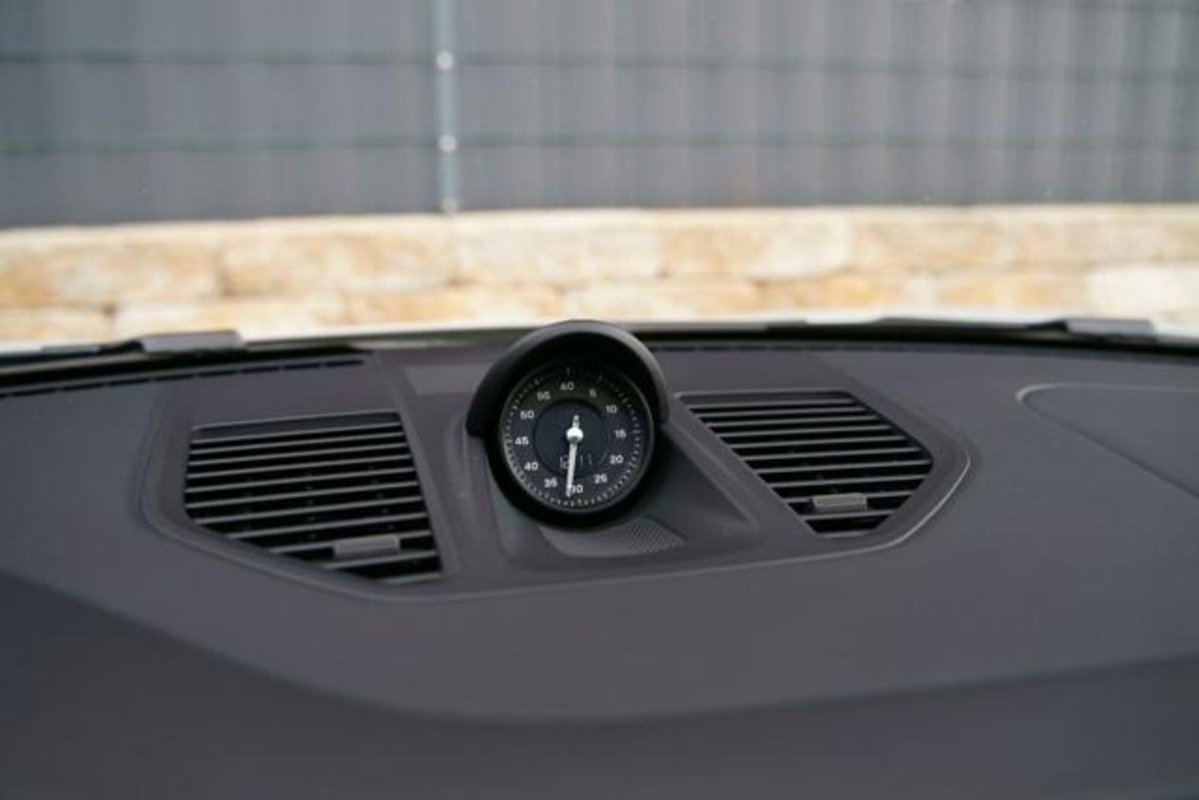 Porsche 911 Coupé Sport Classic (13)