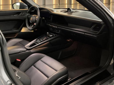 Porsche 911 Cabrio Targa 3.6 4 GTS auto (11)
