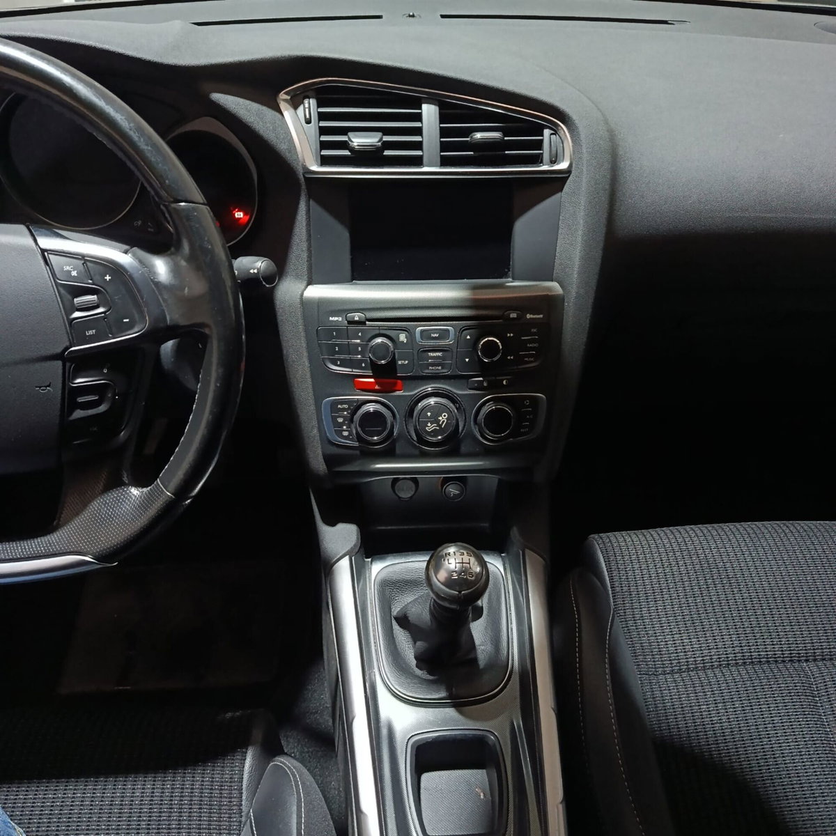 Citroen C4 1.6 HDi 110 Attraction (10)