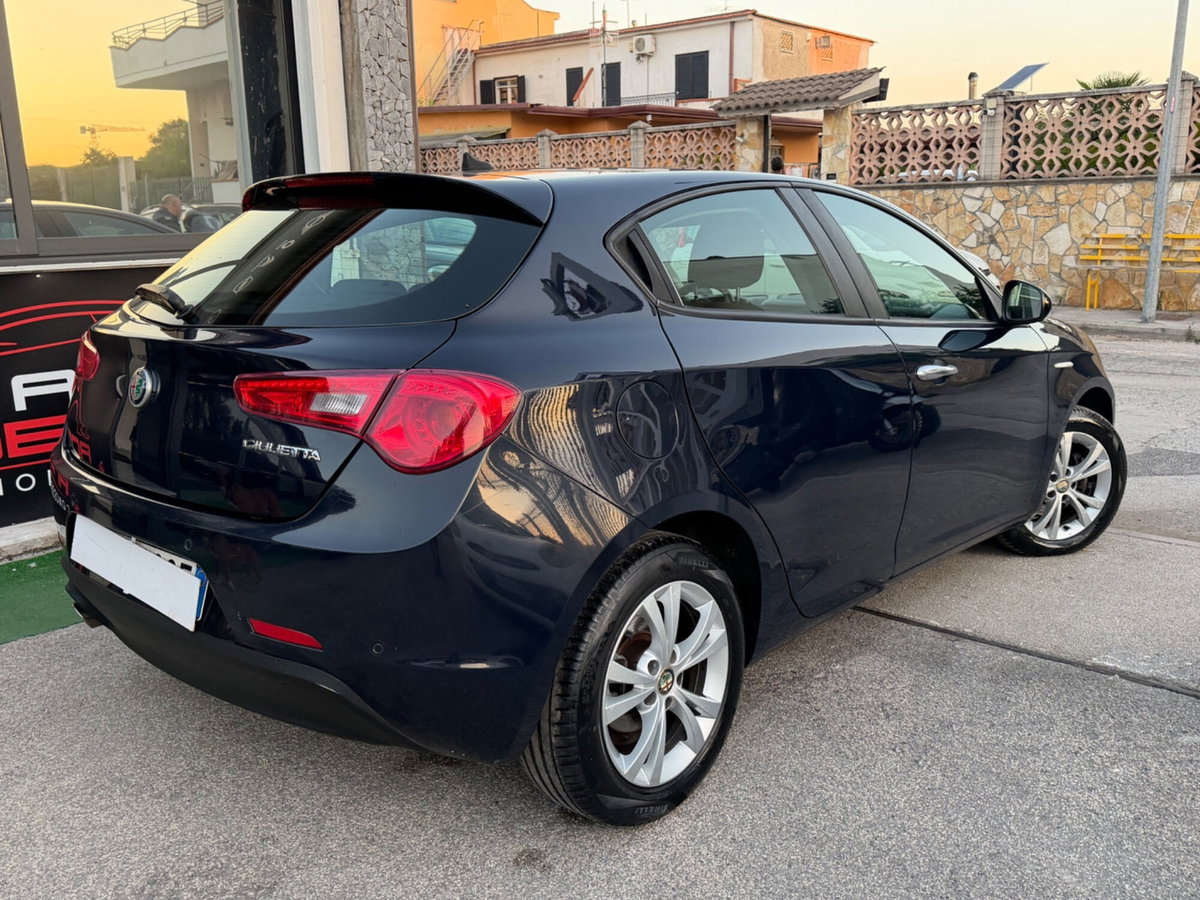 Alfa Romeo Giulietta 1.6 JTDm Business 120cv (4)