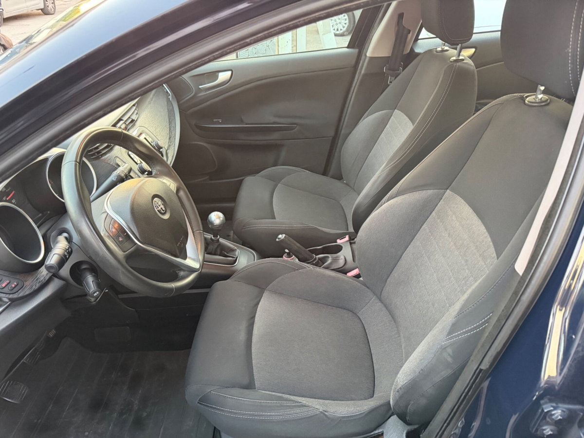 Alfa Romeo Giulietta 1.6 JTDm Business 120cv (6)