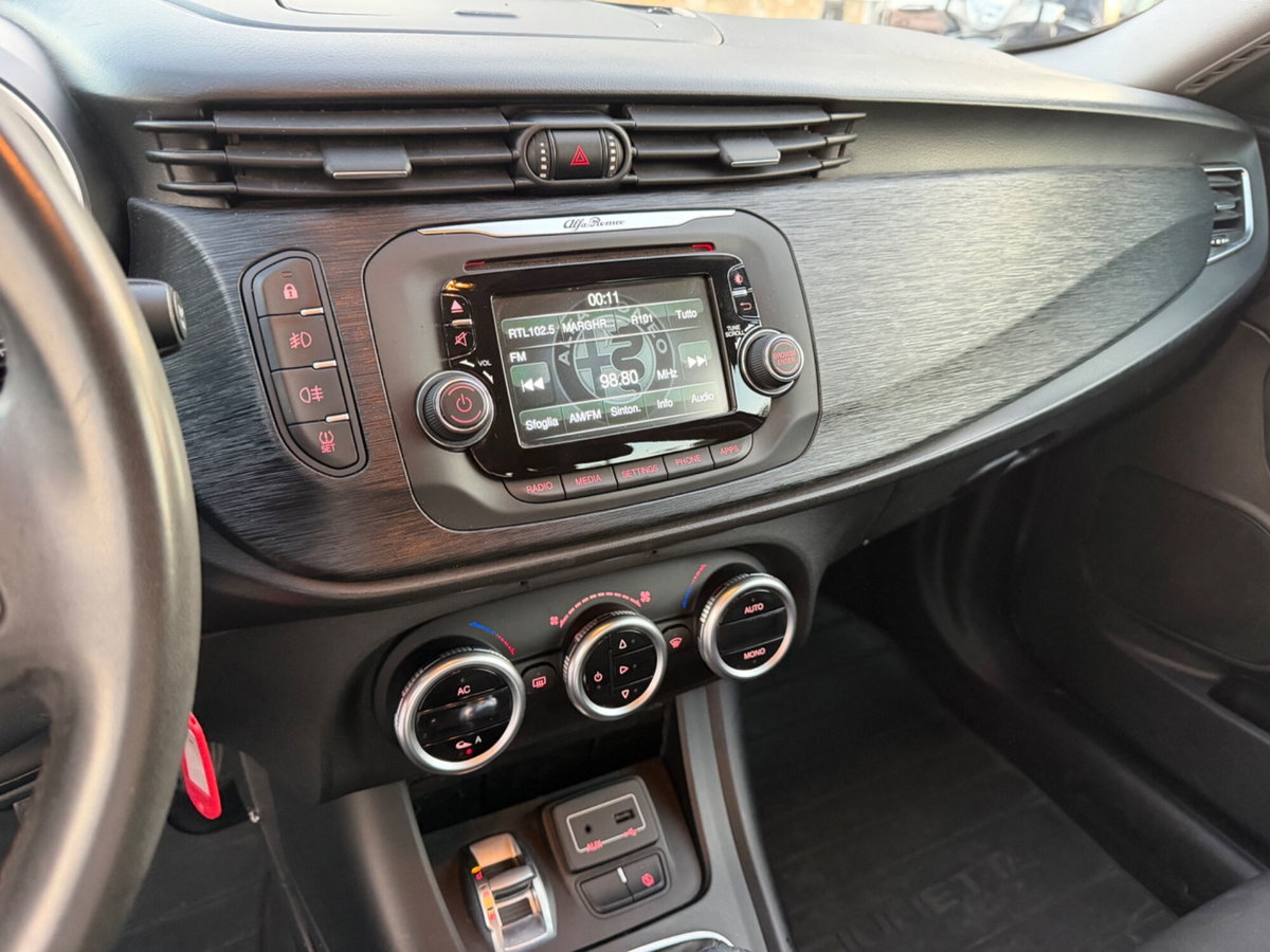 Alfa Romeo Giulietta 1.6 JTDm Business 120cv (8)