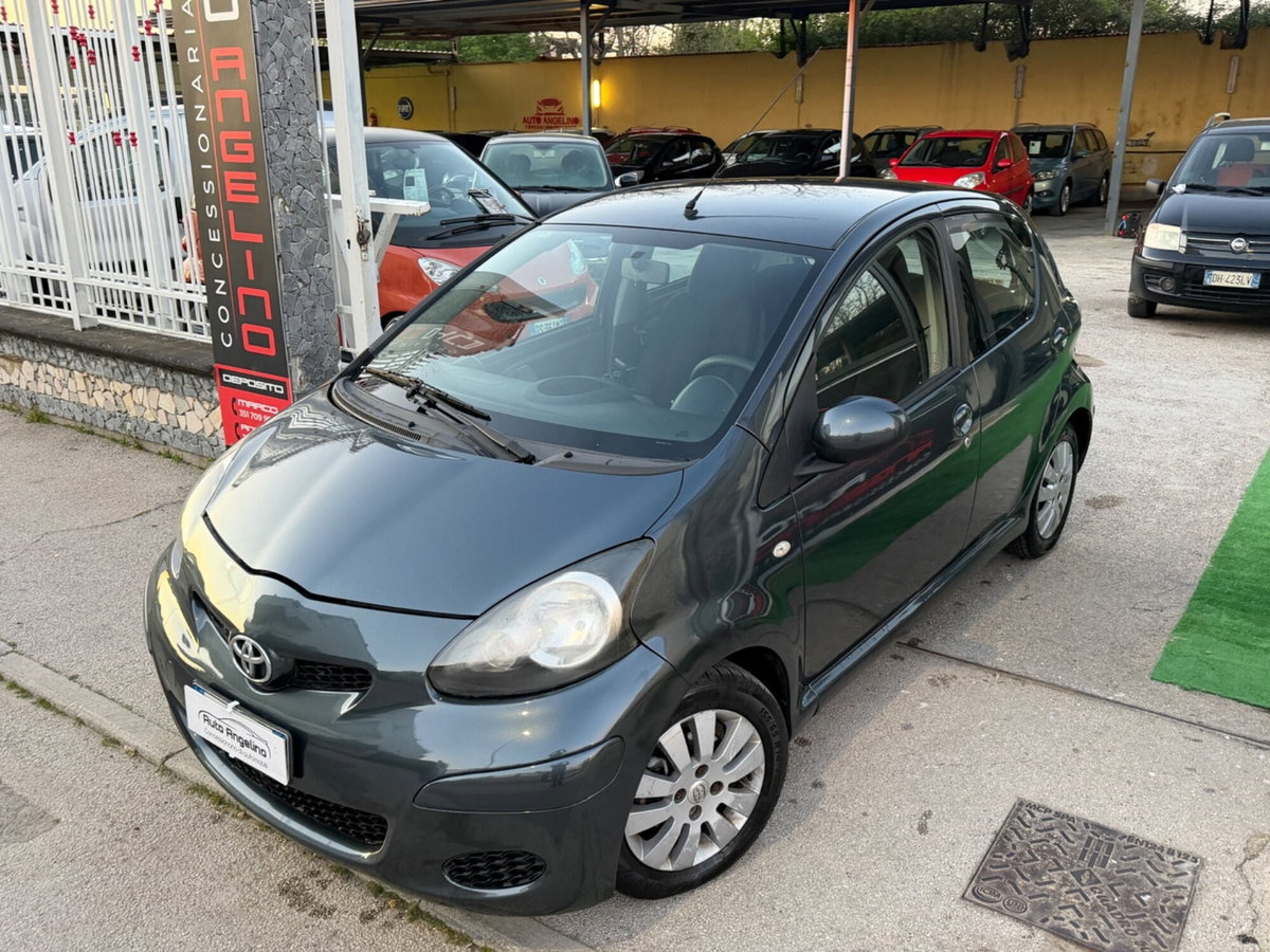 Toyota Aygo 1.0 12V VVT-i 3 porte Now GPL (2)