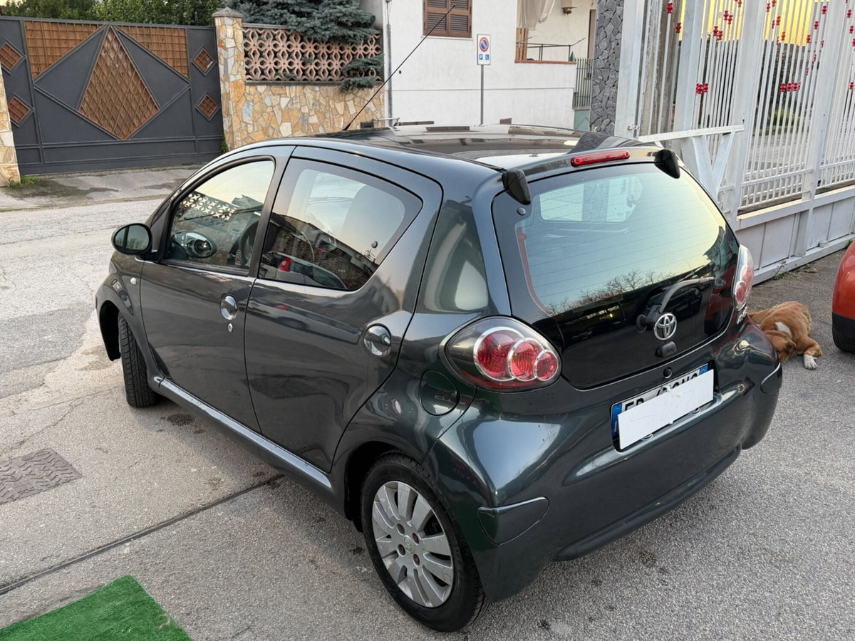 Toyota Aygo 1.0 12V VVT-i 3 porte Now GPL (5)
