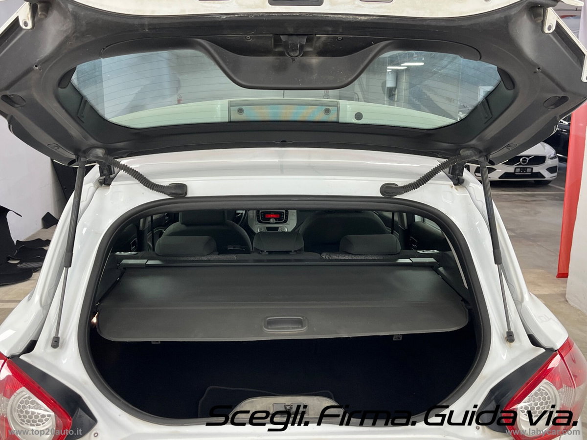 Ford Kuga 2.0 TDCI 140 CV 2WD Titanium (13)