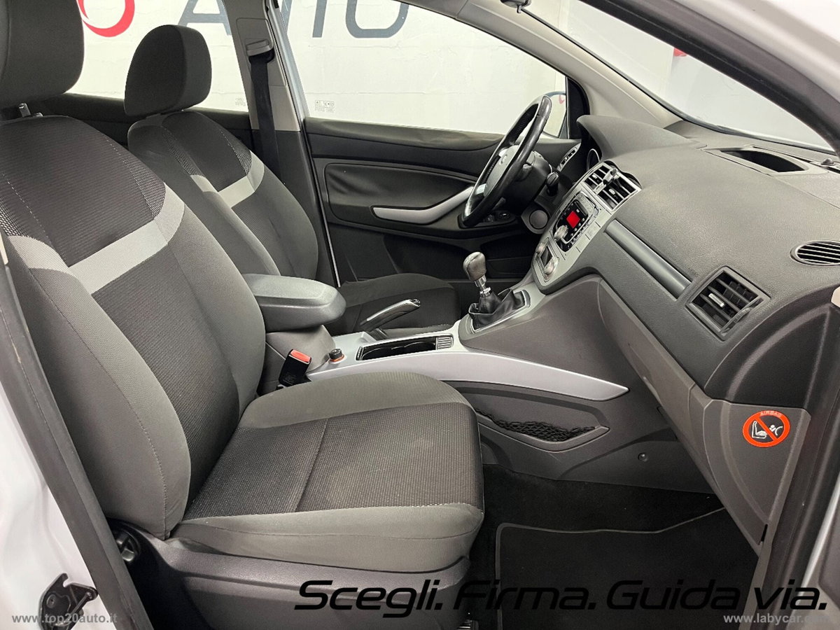 Ford Kuga 2.0 TDCI 140 CV 2WD Titanium (14)