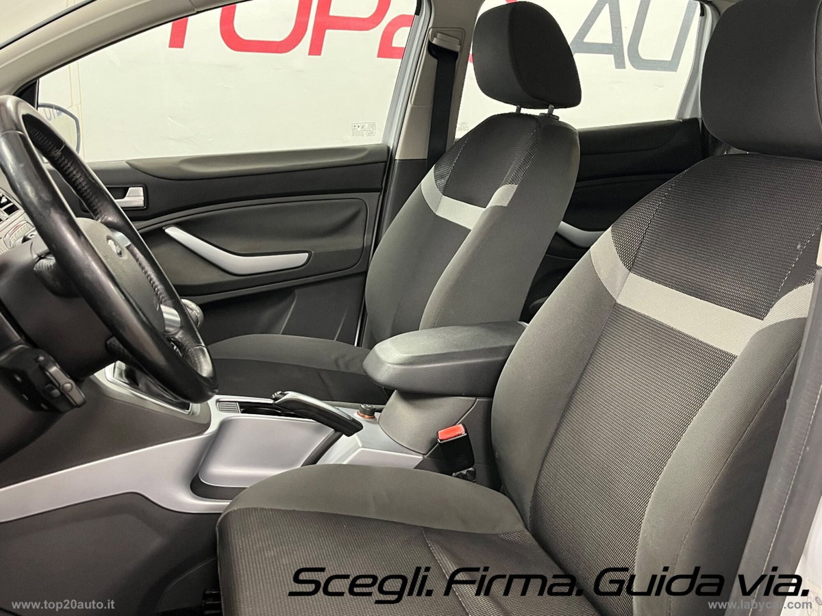 Ford Kuga 2.0 TDCI 140 CV 2WD Titanium (6)