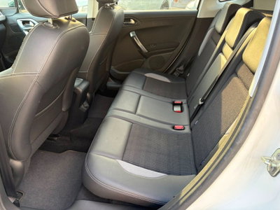 Peugeot 2008 e-HDi 92 CV Stop&Start robotizzato Allure (8)