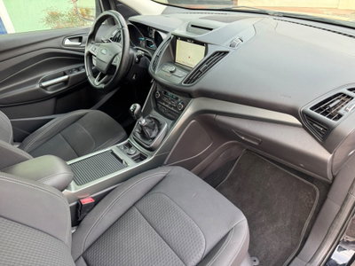 Ford Kuga 1.5 TDCI 120 CV S&S 2WD Titanium (11)