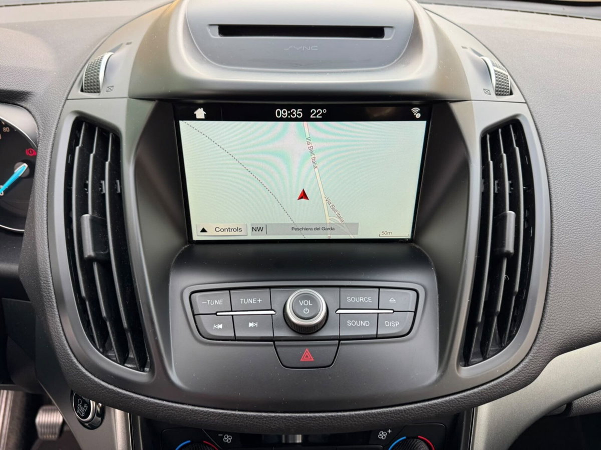 Ford Kuga 1.5 TDCI 120 CV S&S 2WD Titanium (14)