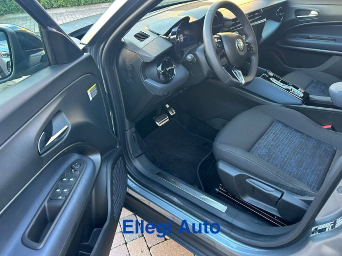 Alfa Romeo Junior 1.2 ibrida 145cv edct6 (16)