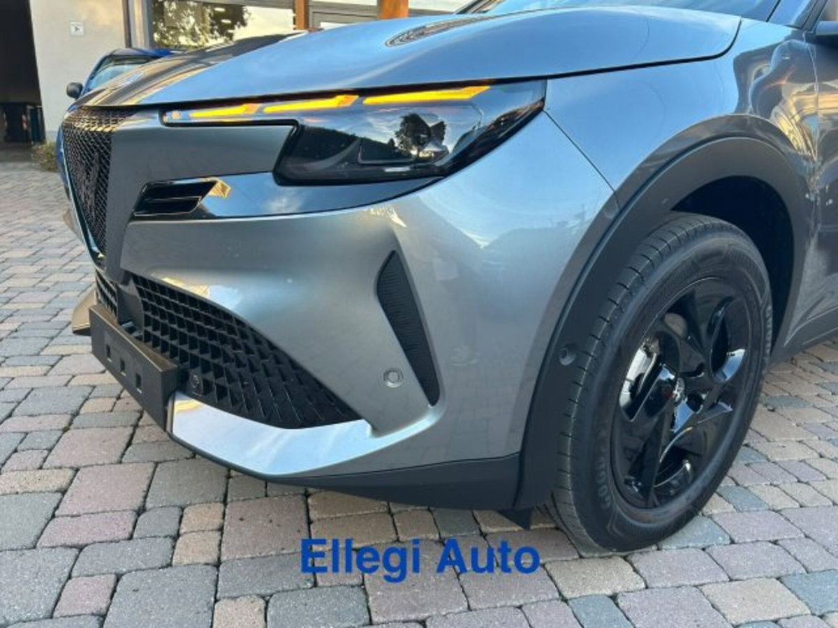 Alfa Romeo Junior 1.2 ibrida 145cv edct6 (14)