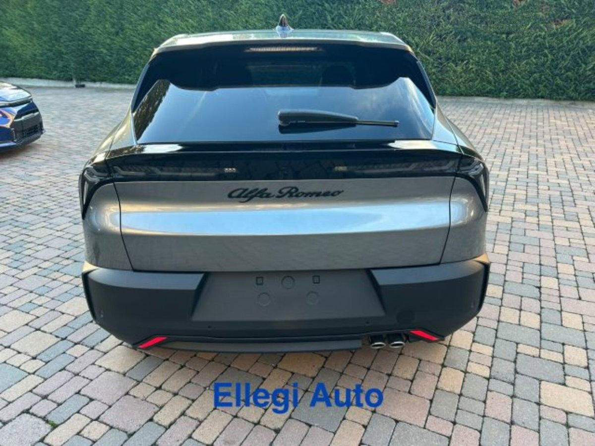 Alfa Romeo Junior 1.2 ibrida 145cv edct6 (15)