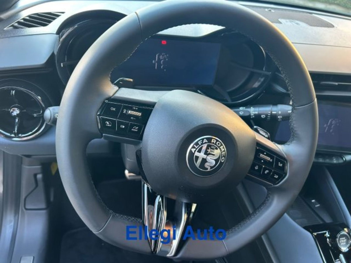 Alfa Romeo Junior 1.2 ibrida 145cv edct6 (19)