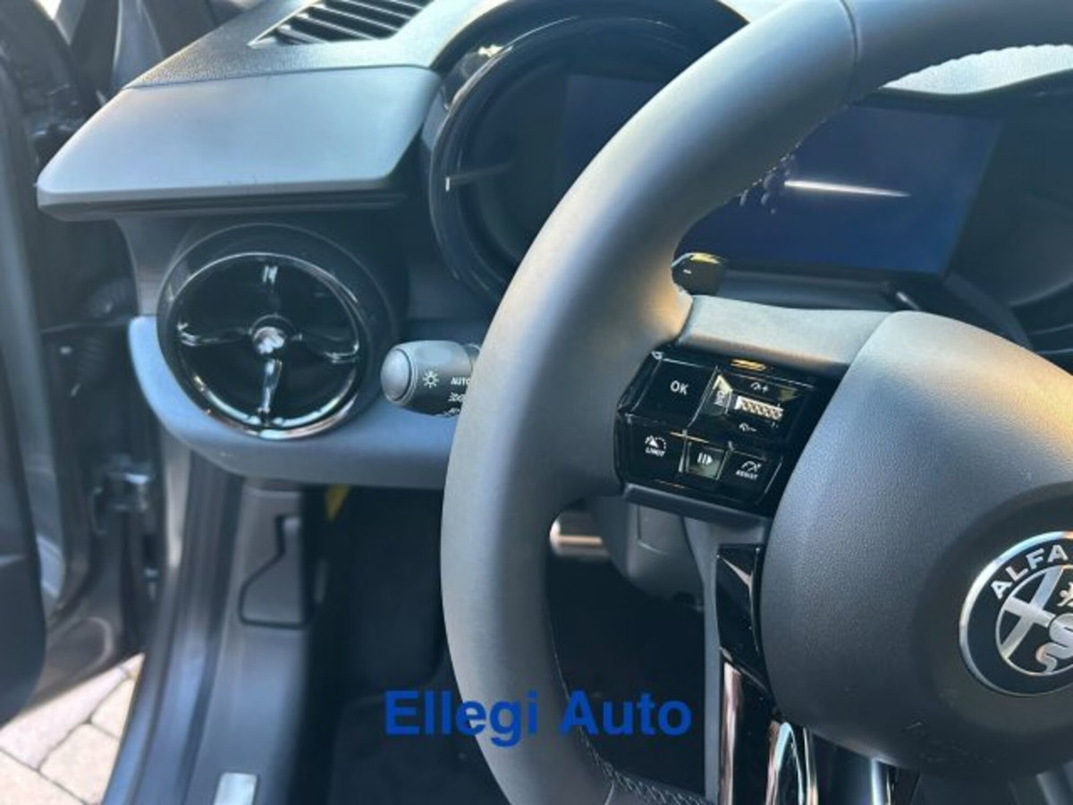 Alfa Romeo Junior 1.2 ibrida 145cv edct6 (20)