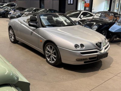 Alfa Romeo Spider 2.0i 16V Twin Spark cat L (3)
